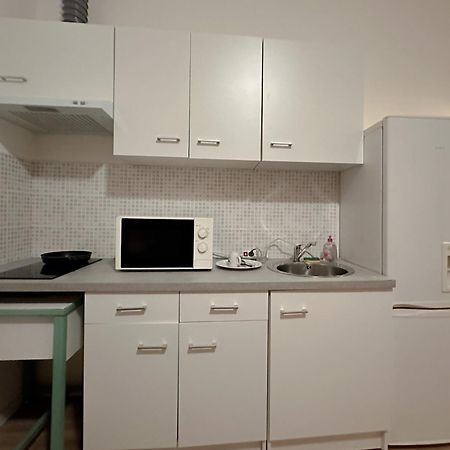 פרפיניין Charmant Studio Avec Balcon מראה חיצוני תמונה