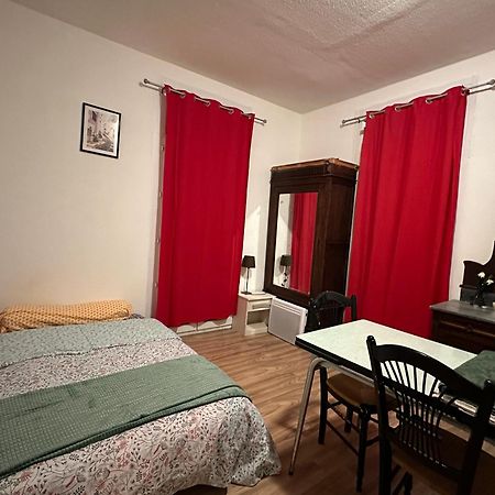 פרפיניין Charmant Studio Avec Balcon מראה חיצוני תמונה