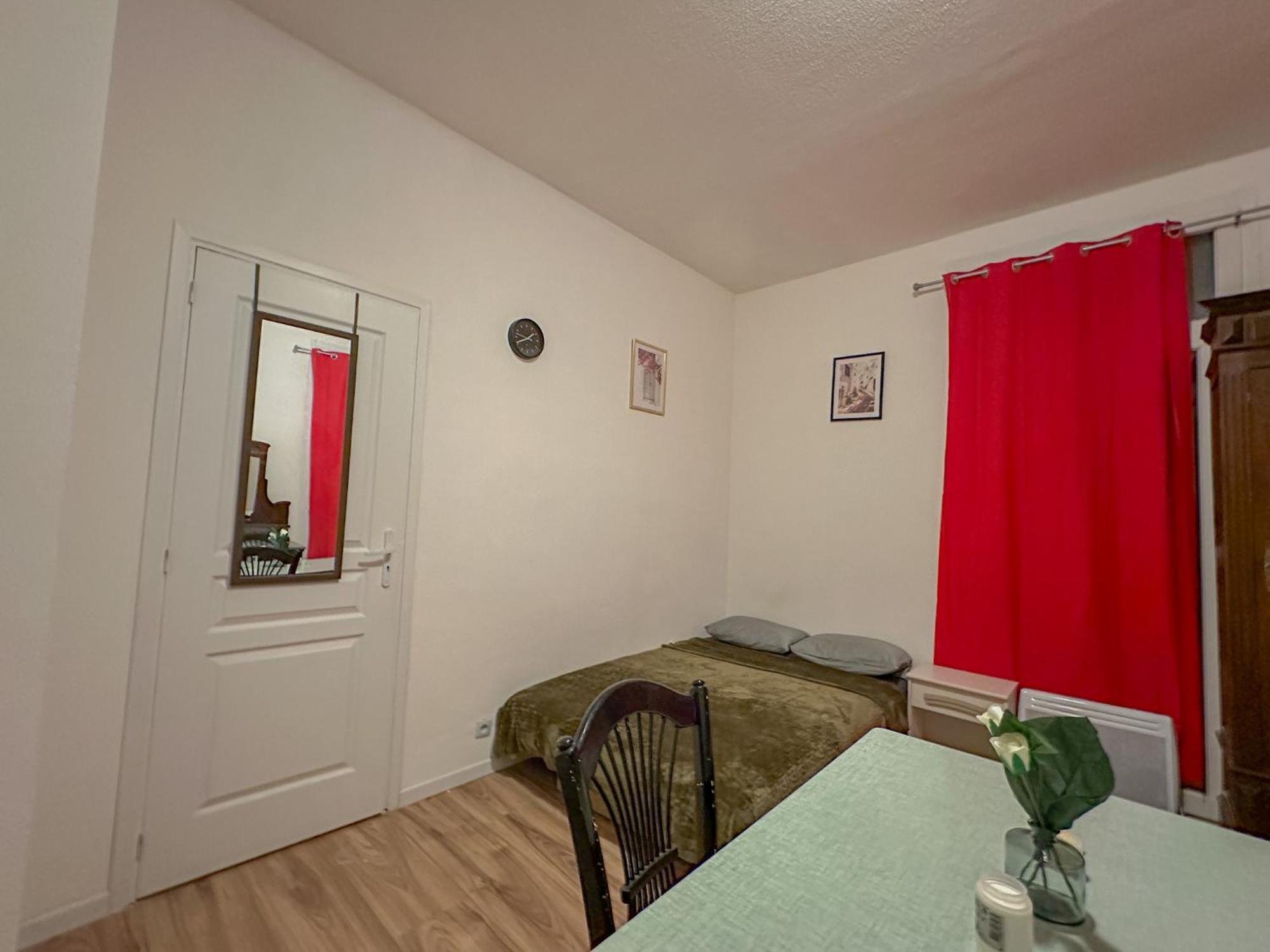 פרפיניין Charmant Studio Avec Balcon מראה חיצוני תמונה