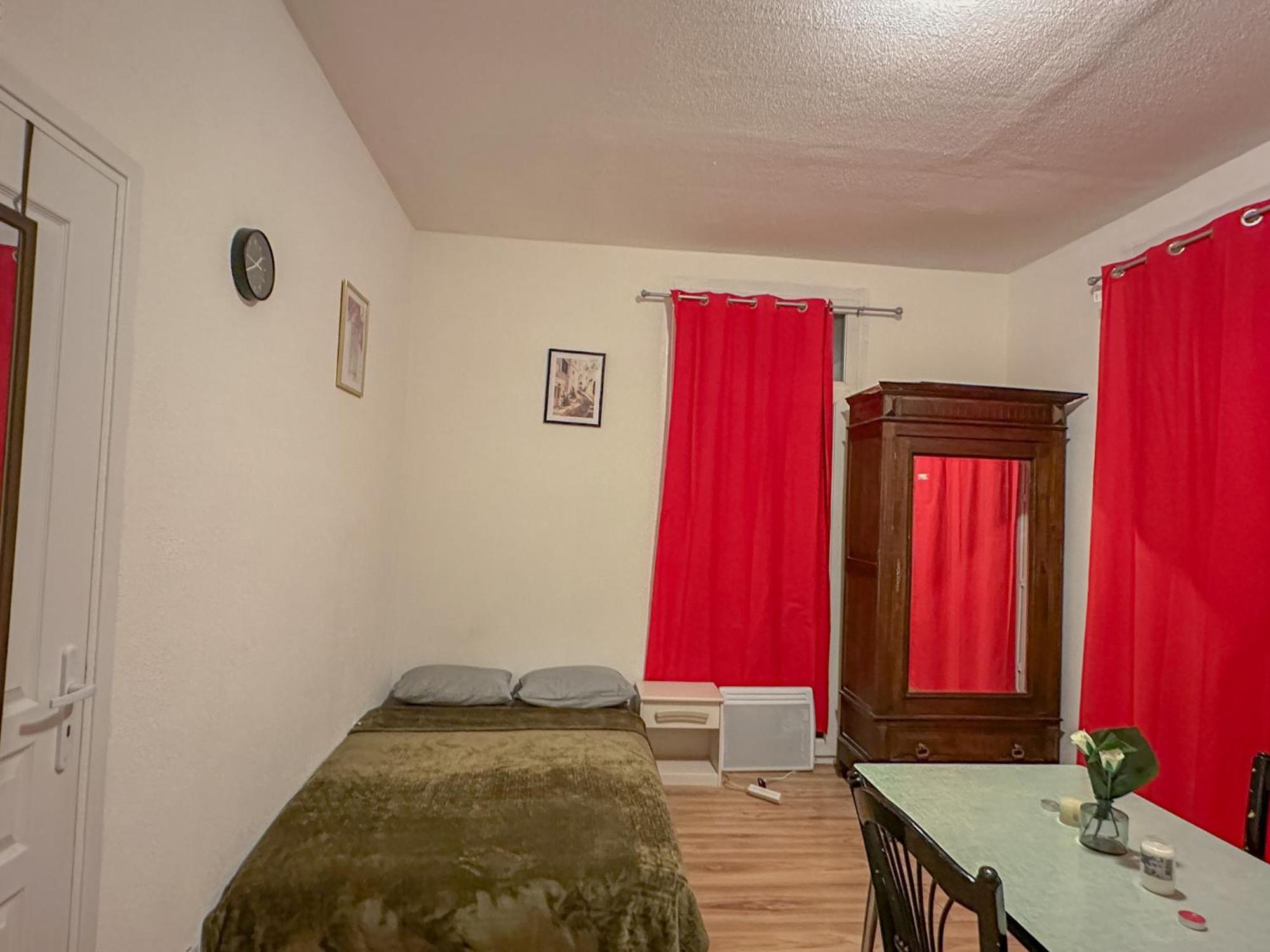 פרפיניין Charmant Studio Avec Balcon מראה חיצוני תמונה