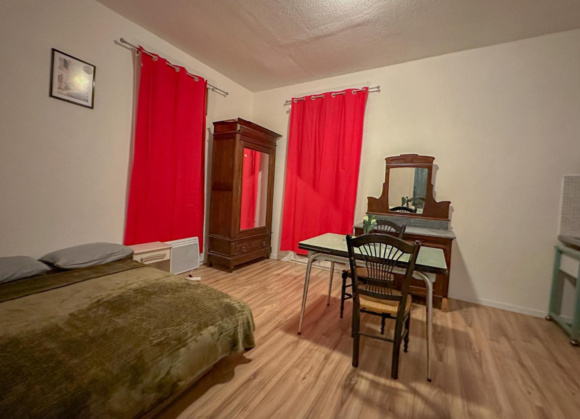 פרפיניין Charmant Studio Avec Balcon מראה חיצוני תמונה